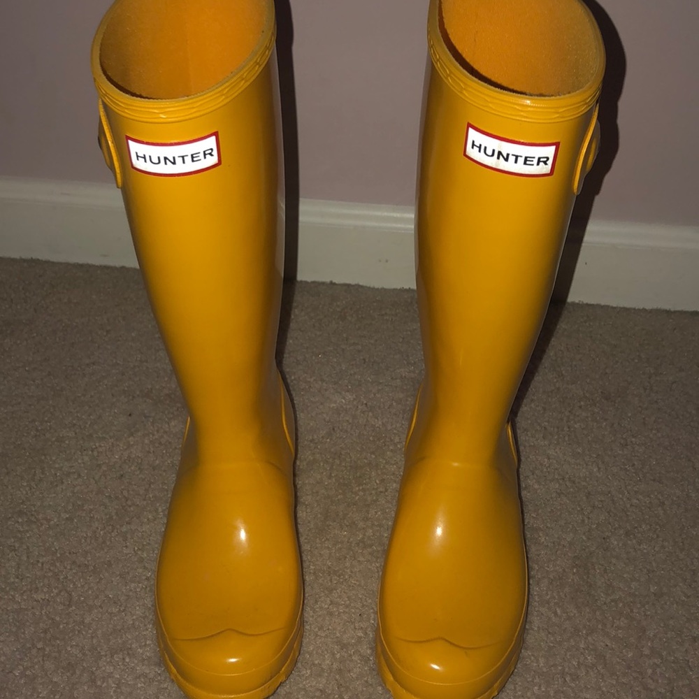 yellow hunter boots